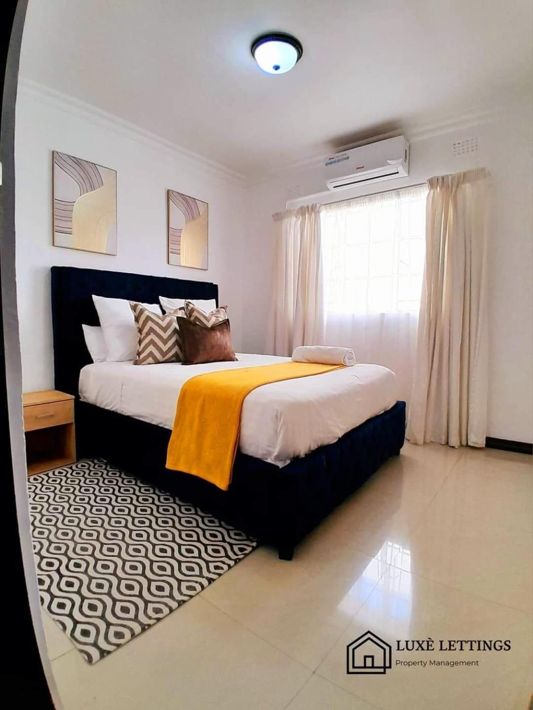 Crystal Apartments Lilongwe Esterno foto