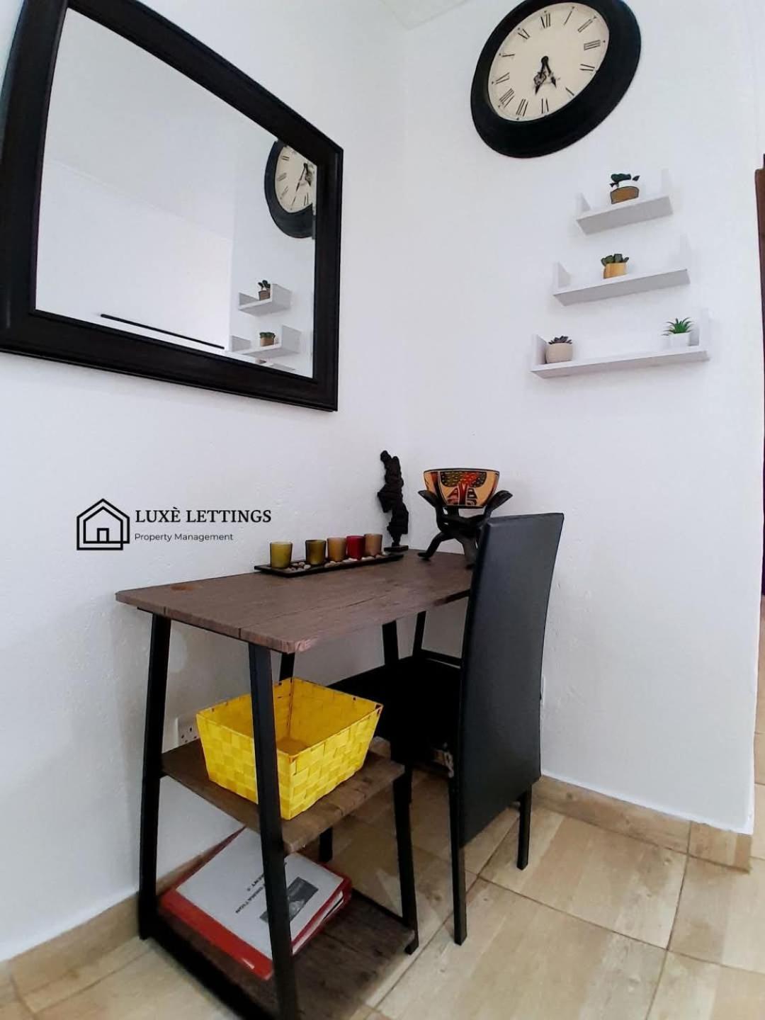 Crystal Apartments Lilongwe Esterno foto