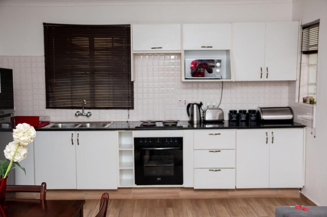Crystal Apartments Lilongwe Esterno foto