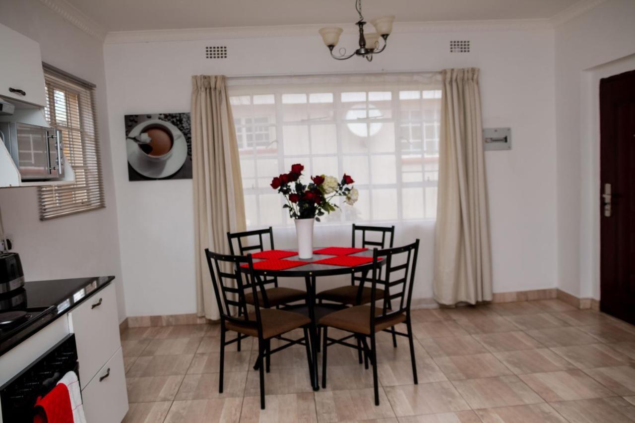 Crystal Apartments Lilongwe Esterno foto
